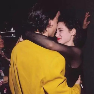 中国艳色舞裸体歌舞演出视频
